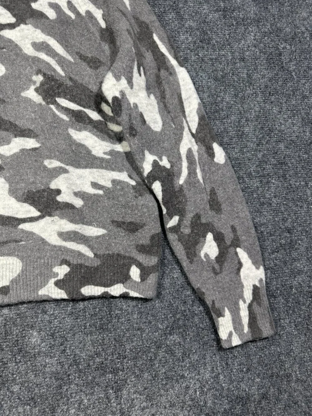 Banana Republic Sweater Womens Medium Gray Camouflage Ribbed Hem Pullover